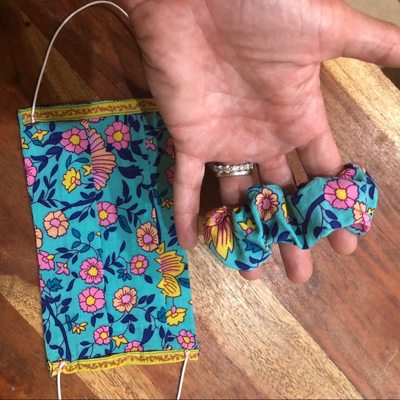 Folktown print mask/scrunchie - Picture 4 of 6